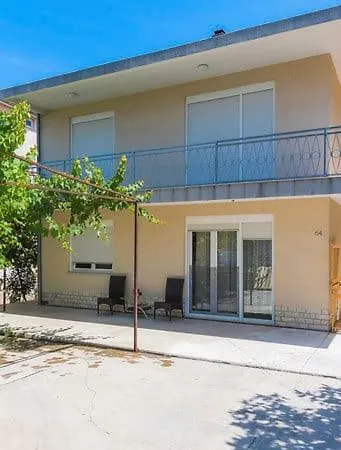 Apartment Apartman Kevic *